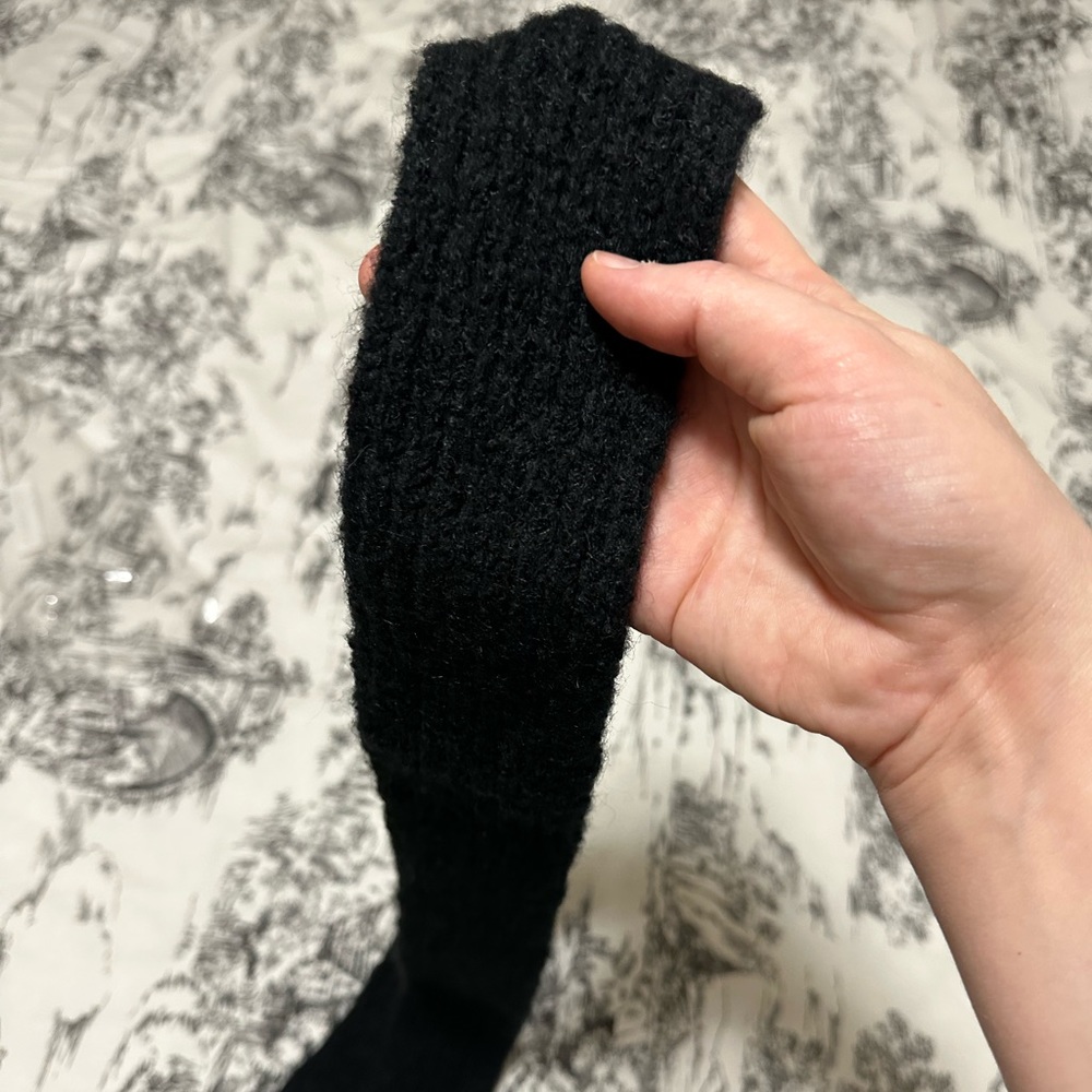 3/25$ Long black scarf NEW - Picture 6 of 8